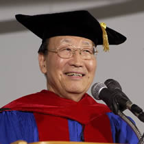 The Rev. Sun Myung Moon, founder of the controversial Unification Church, has been hurt as a helicopter he was in attempted an emergency landing in South Korea.